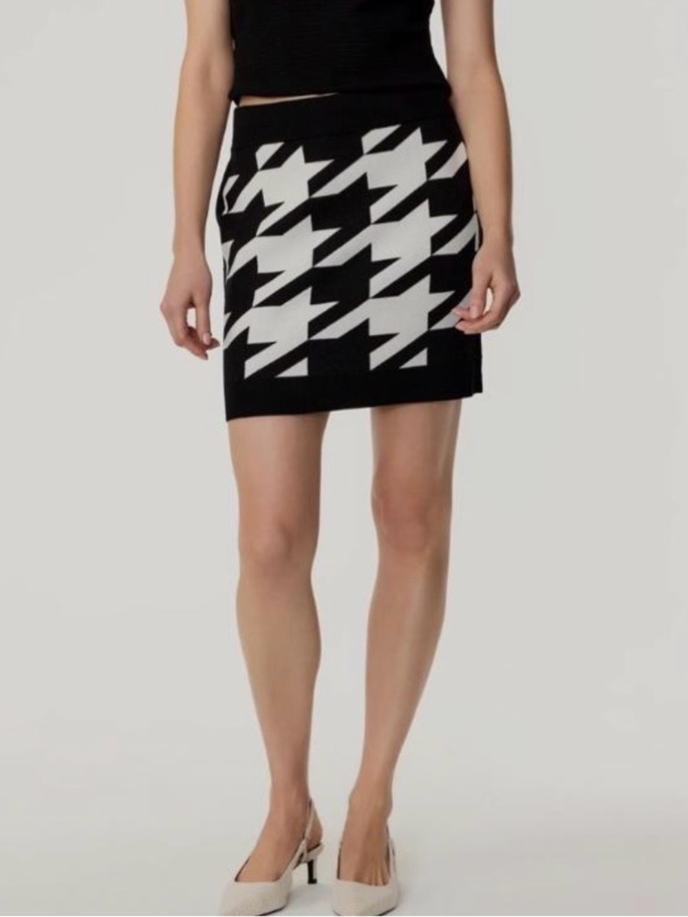 🆕 Toccin Jackie Houndstooth Knit Mini Skirt